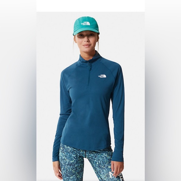 The North Face Tops - North Face 1/2 Zip Lightweight Pullover
Women's. Size M